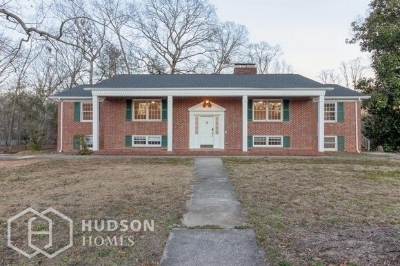 Primary Photo - 5 Howell Rd