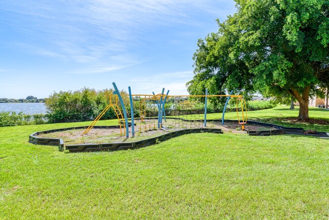 Building Photo - Cascades at Clear Lake Apartments