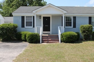 Building Photo - 2802 Shandon Pl