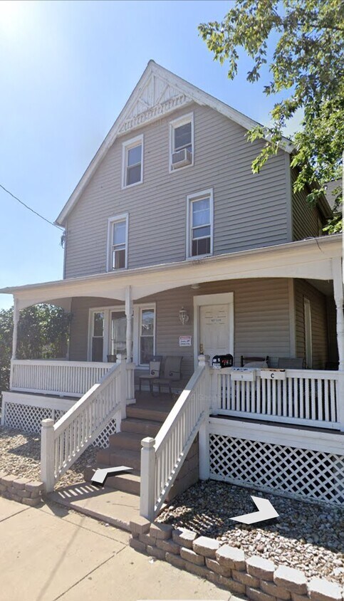 Building Photo - 129 Elm Rd