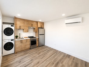 Building Photo - 2141 Balboa Ave