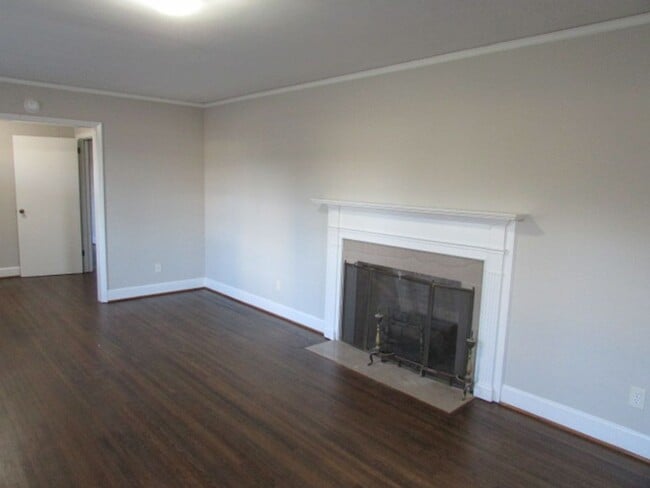 Building Photo - Brick Home in Manning, SC