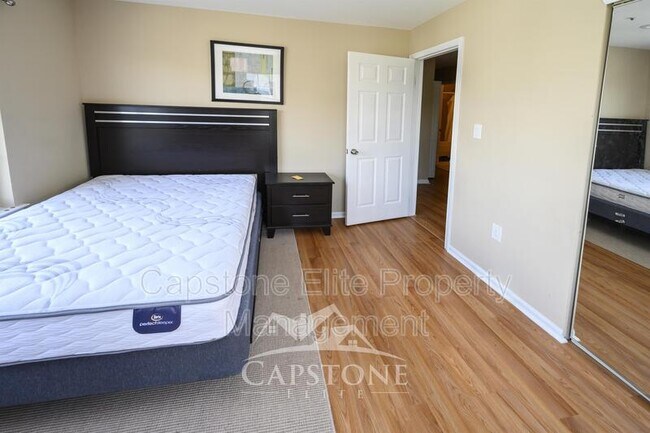 Foto del edificio - 40 Cornerstone Ln