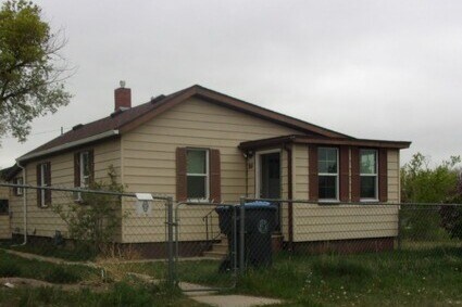 Single family home - 311 W 8th St