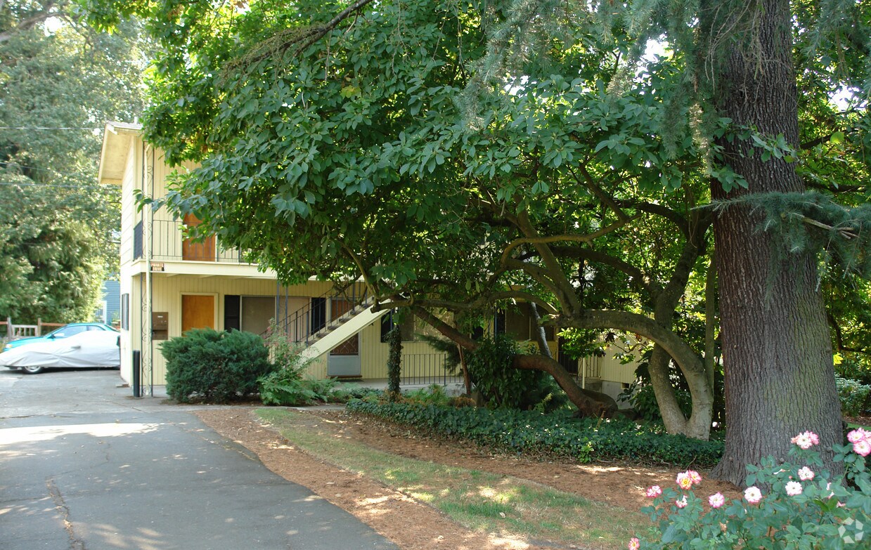 Foto del edificio - 714-720 Capitol St NE