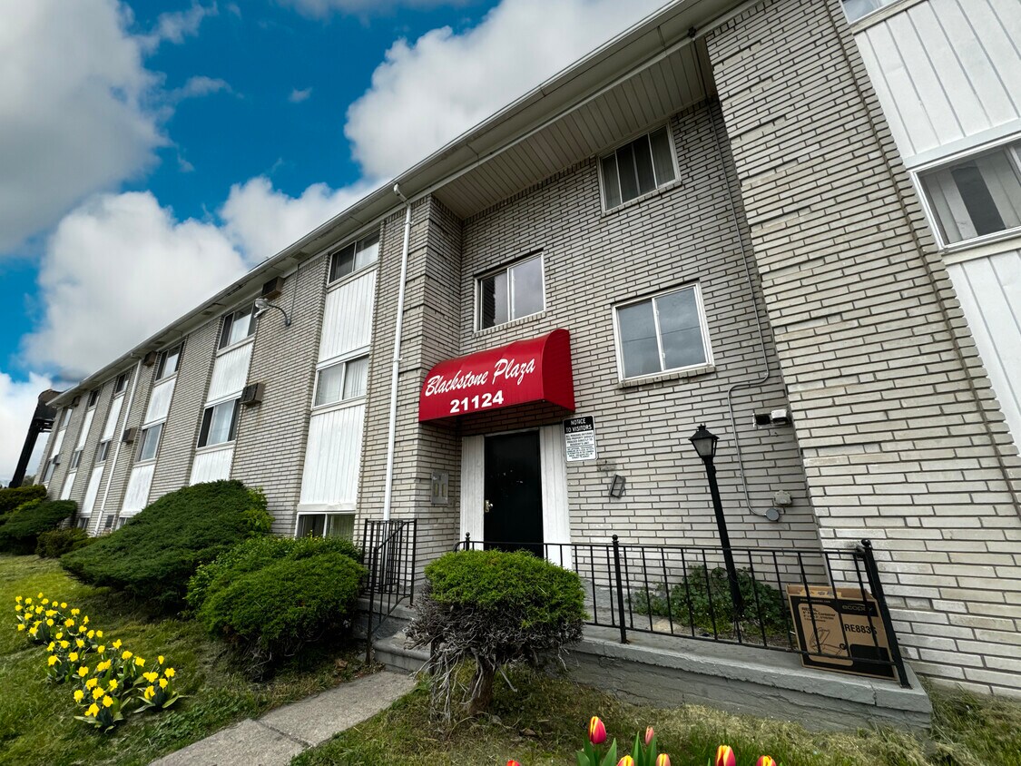 Blackstone Apartments Apartments in Detroit, MI