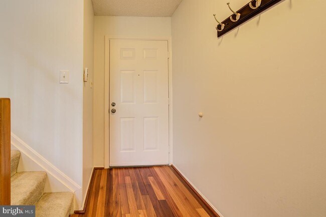 Building Photo - 7755 Inversham Dr