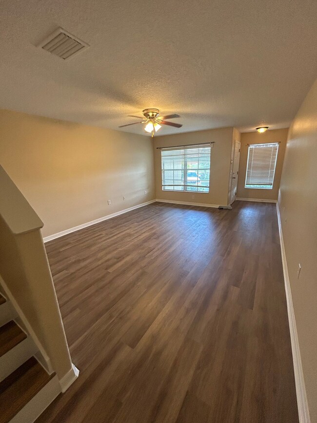 Foto del edificio - Townhome on Northside of Lakeland