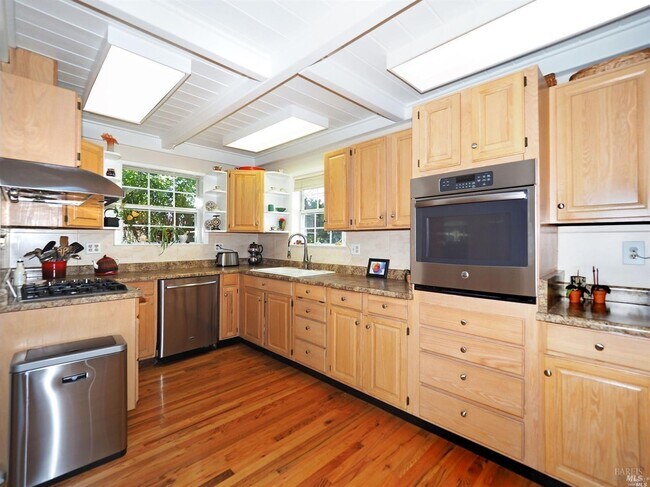 Building Photo - 612 Codding Dr