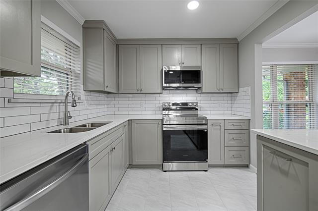 Foto del edificio - 1605 Monterrey Dr