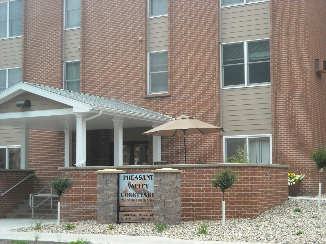204 S 4th St, Milbank, SD 57252 Apartments in Milbank, SD