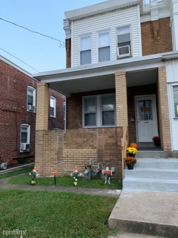 Primary Photo - 346 E Broadway Ave