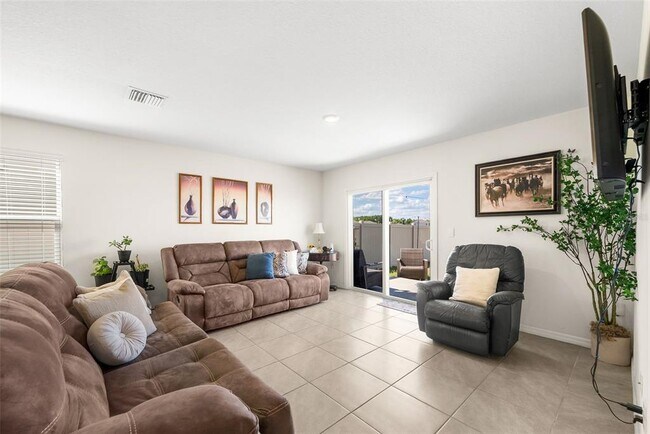 Foto del edificio - 24672 NW 11th Pl