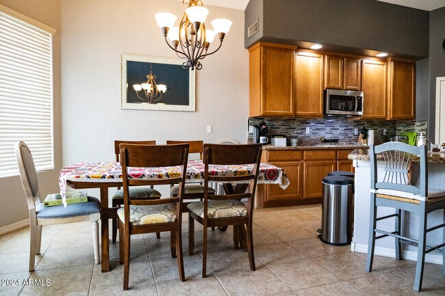 Building Photo - 8348 W Lariat Ln