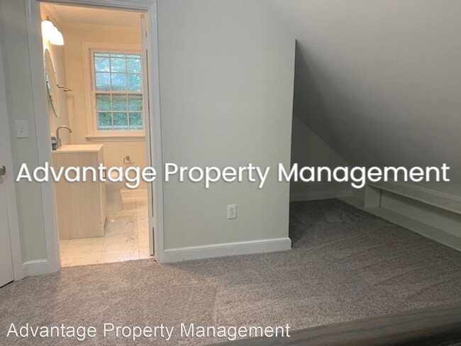 Foto del edificio - 4 br, 2 bath House - 1038 E. Rainbow Dr.
