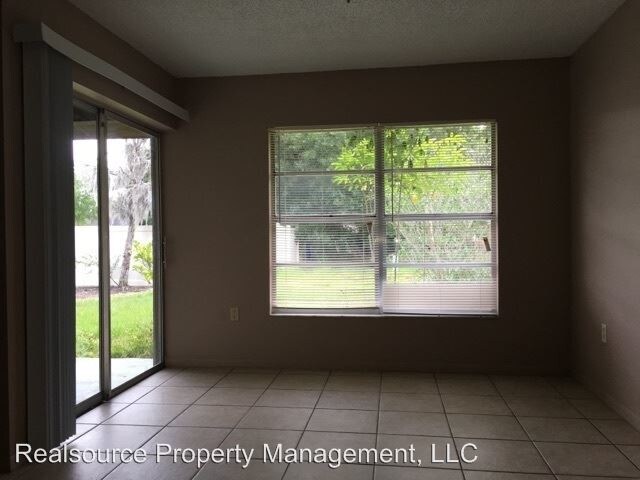 Building Photo - 1368 6 Iron Dr