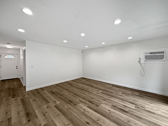 Building Photo - Upgraded 3BD/2BA House in University City ...