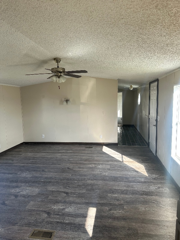 Foto del edificio - 160 Bedrock Trail Rd