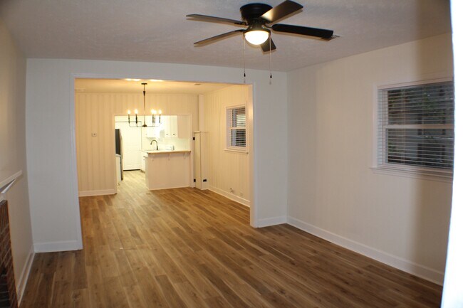 Building Photo - 208 W Clifton Ave