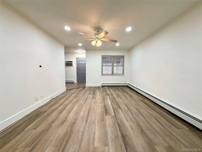 Foto del edificio - 30-47-45 68th St