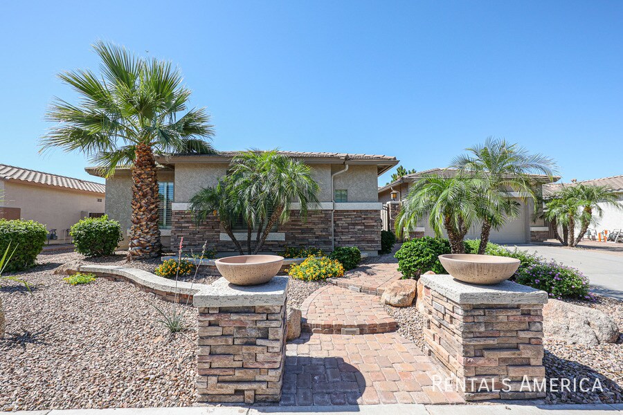 Primary Photo - 3173 E Canyon Way