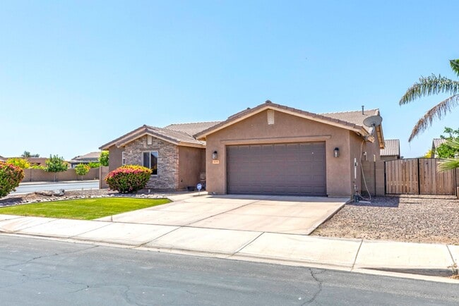 Building Photo - Livingston Ranch Rental