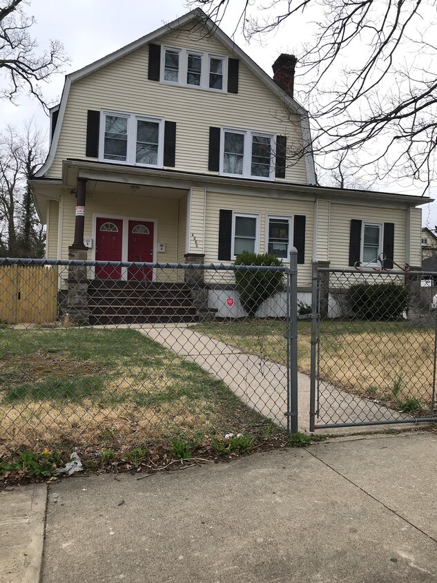Building Photo - 4000 Fairview Ave