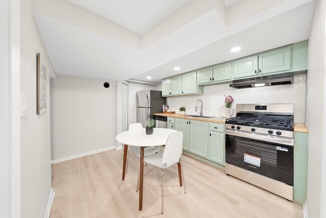 Foto del edificio - 4735 N Kilbourn Ave