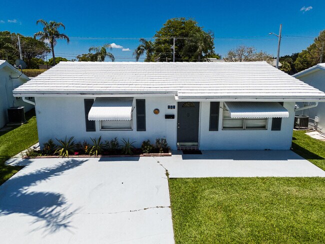 Foto del edificio - 904 SW 24th St