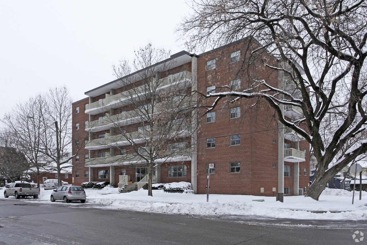 Building Photo - Lakeside Apartments