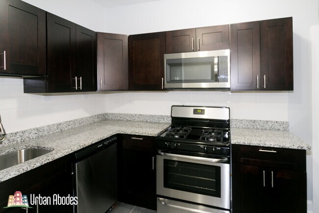 Foto del edificio - 1104 W Glenlake Ave