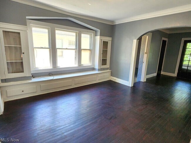 Building Photo - 961 E 143rd St