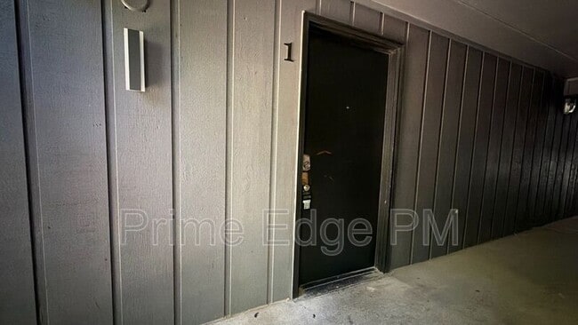 Building Photo - 2343 B St