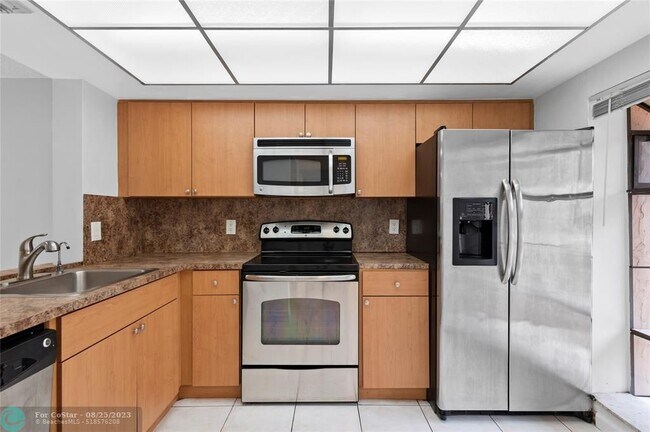 Foto del edificio - 2355 SW 15th St