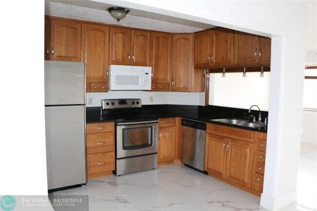 Foto del edificio - 2107 Discovery Cir W
