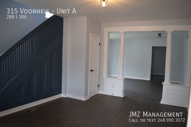 Foto del edificio - FRESHLY RENOVATED TOWNHOME STYLE UNIT ON T...