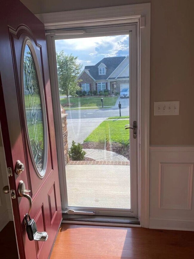 Photo - newly updated SFH with no carpet House