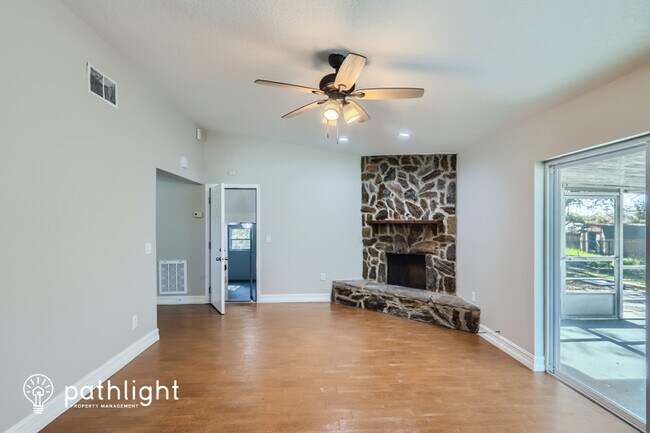 Building Photo - 8207 Village Green Road, Orlando, FL, 32818