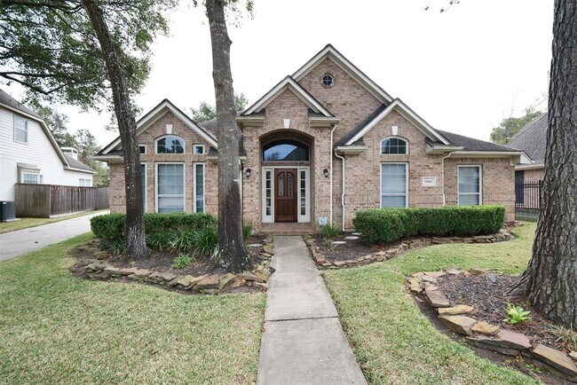 Foto del edificio - 19907 Forest Dr