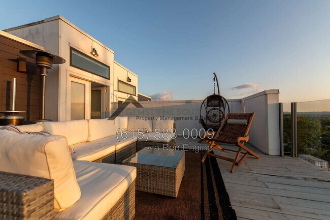 Foto del edificio - 420B 37th Ave N