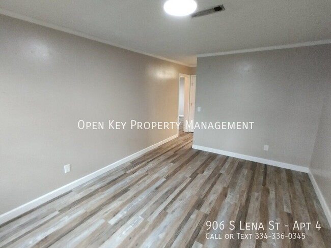 Building Photo - Newly updated 2-bedroom, 1-bath apartment ...