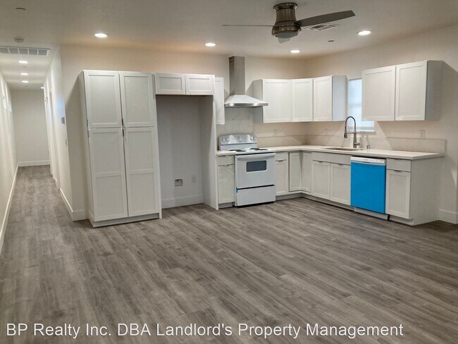 Building Photo - 2 br, 1.5 bath House - 694 9th Street