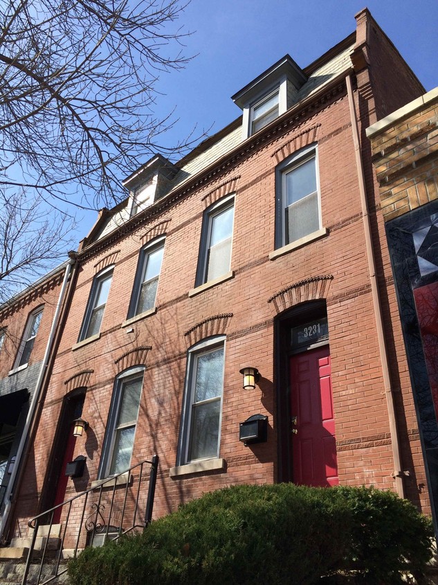 Building Photo - 3233 Morganford Rd