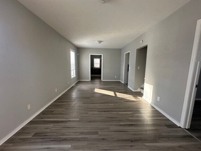 Foto del edificio - 911 S Laurel St