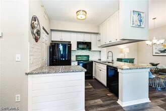 Building Photo - 6361 Aragon Way