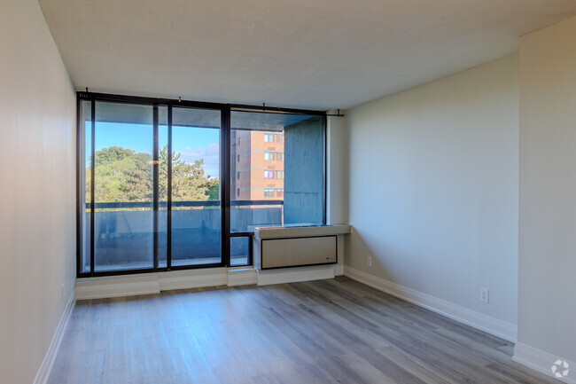 1BR,1BA - 518 SF - Living - 130 & 140 Lincoln Road