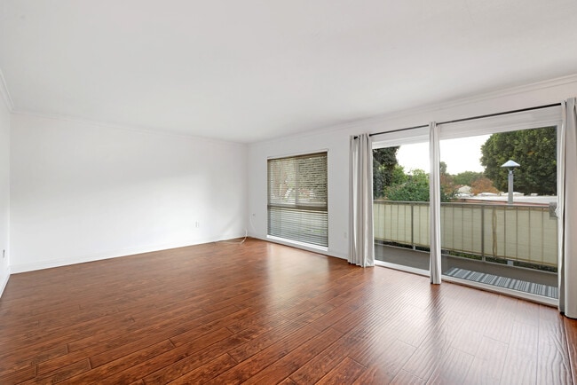 Foto del edificio - 3168 Via Vista