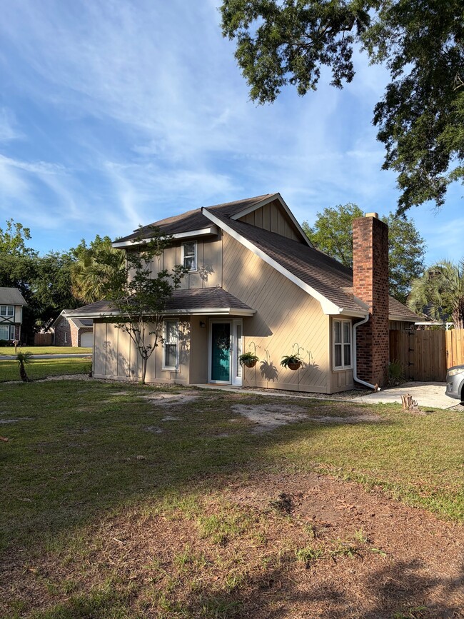 Building Photo - 21 Sabina Ct