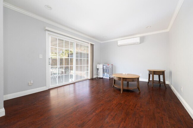 Foto del edificio - Spacious single family 3 bedroom home now ...