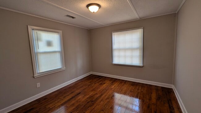 Foto del edificio - 807 McArthur Blvd